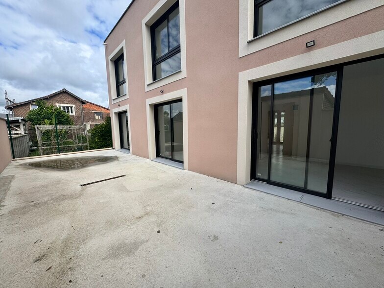 Office in Baillet-en-France for lease - Building Photo - Image 2 of 5