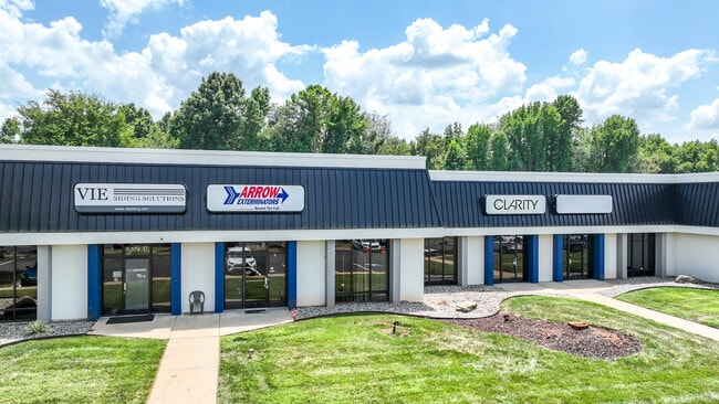 Plus de détails pour 5009-5015 W WT Harris Blvd, Charlotte, NC - Local d'activités à louer