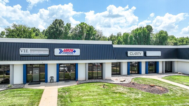 Plus de détails pour 5009-5015 W WT Harris Blvd, Charlotte, NC - Local d'activités à louer