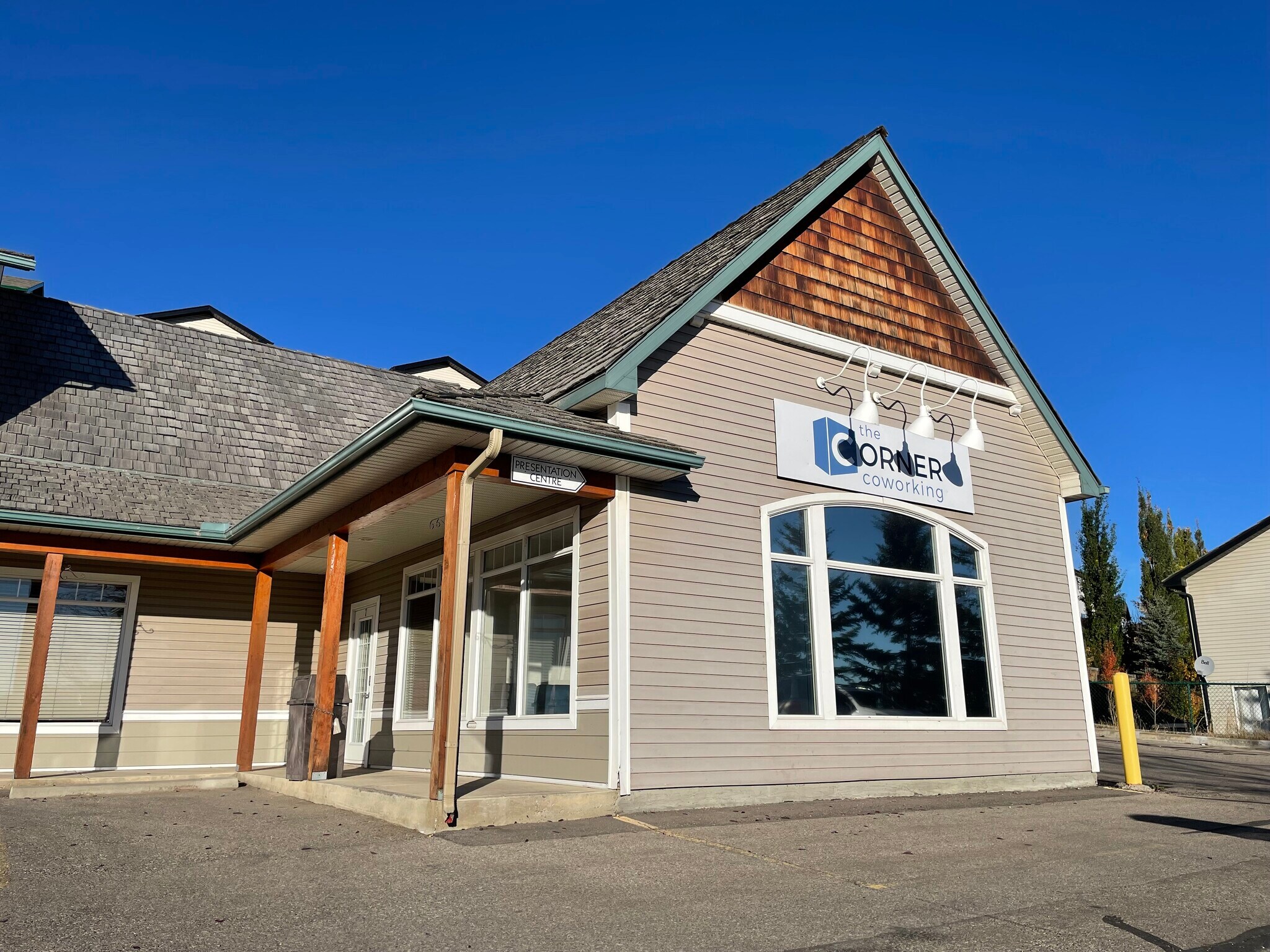 1 Bow Ridge Rd, Cochrane, AB à vendre Photo principale- Image 1 de 1