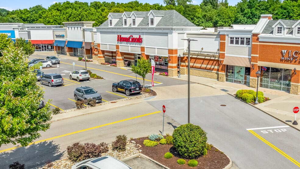 439-441 Commerce Dr, Victor, NY à louer - Photo du bâtiment - Image 3 de 12