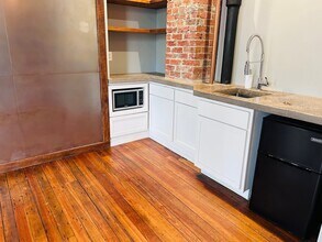 961-965 7th St W, Saint Paul, MN for lease Interior Photo- Image 2 of 10