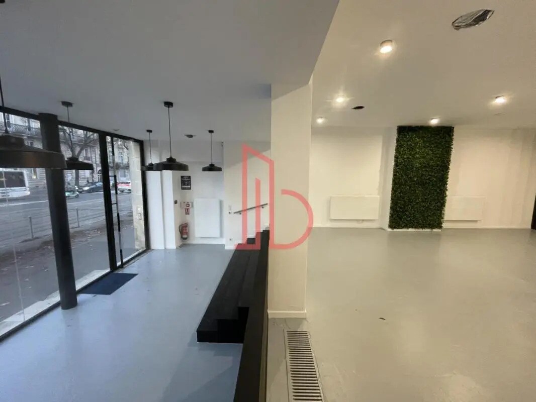 Office in Bordeaux for lease Building Photo- Image 1 of 9