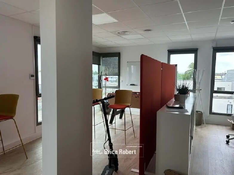 Bureau dans Chassieu à vendre - Photo intérieure - Image 3 de 4