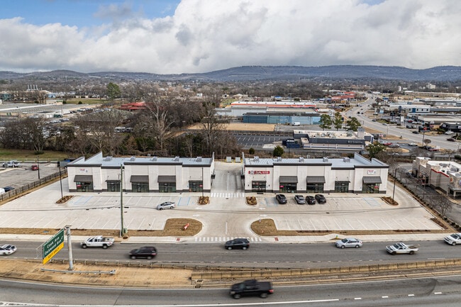 More details for 1010 Memorial Pky N, Huntsville, AL - Retail for Lease