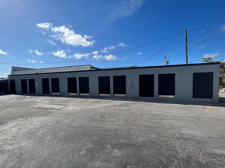 548 NE 42nd St, Oakland Park, FL for lease - Building Photo - Image 2 of 3