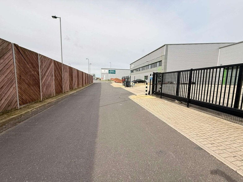 Crane Blvd, Ipswich for lease - Building Photo - Image 3 of 7