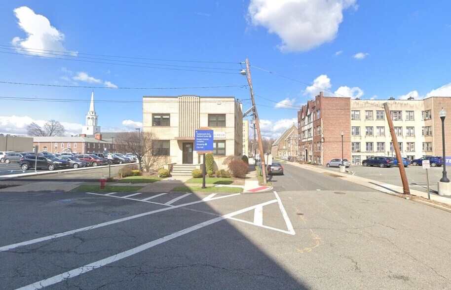 407 State St, Hackensack, NJ à vendre - Photo du bâtiment - Image 1 de 3
