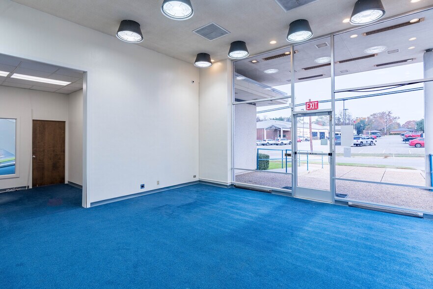 412 E Lacy St, Palestine, TX à vendre - Hall d’entrée - Image 2 de 14