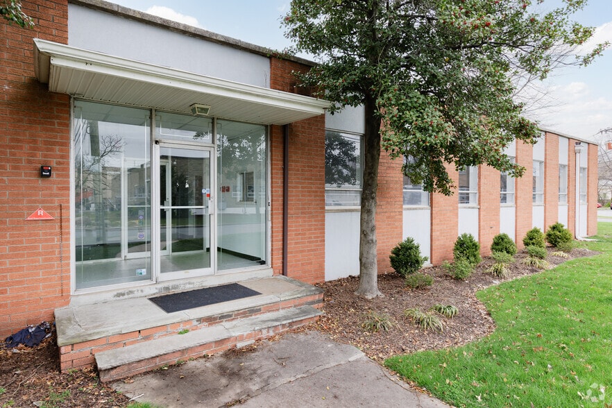 3 Alsan Way, Little Ferry, NJ for lease - Primary Photo - Image 2 of 3