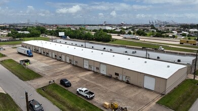 400 N 11th St, La Porte, TX à louer Photo intérieure- Image 1 de 4