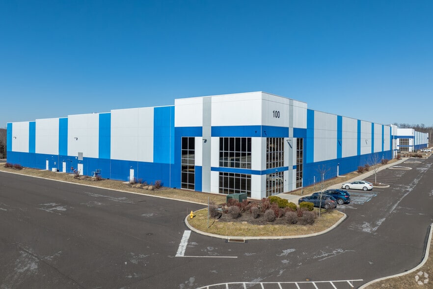 500 N Ridge Rd, Perkasie, PA for lease - Primary Photo - Image 1 of 6