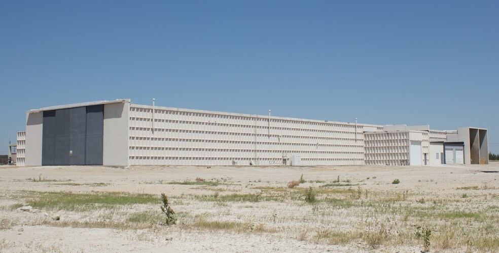 2500 E 9th St, Hays, KS for sale - Building Photo - Image 2 of 4