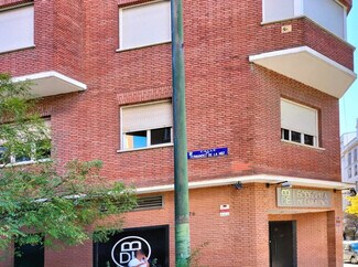 Plus de détails pour Multi-résidentiel à vendre