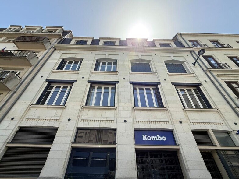 3 Rue Du Chapeau Rouge, Nantes à louer - Photo du bâtiment - Image 1 de 7