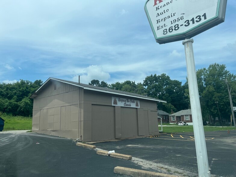 9895-9897 Halls Ferry Rd, Saint Louis, MO for sale - Building Photo - Image 2 of 2