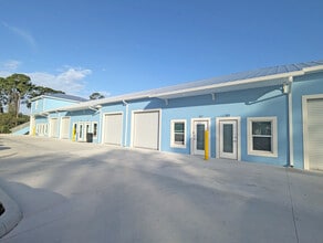 550 Martin Road, Palm Bay, FL à louer Photo intérieure- Image 2 de 4