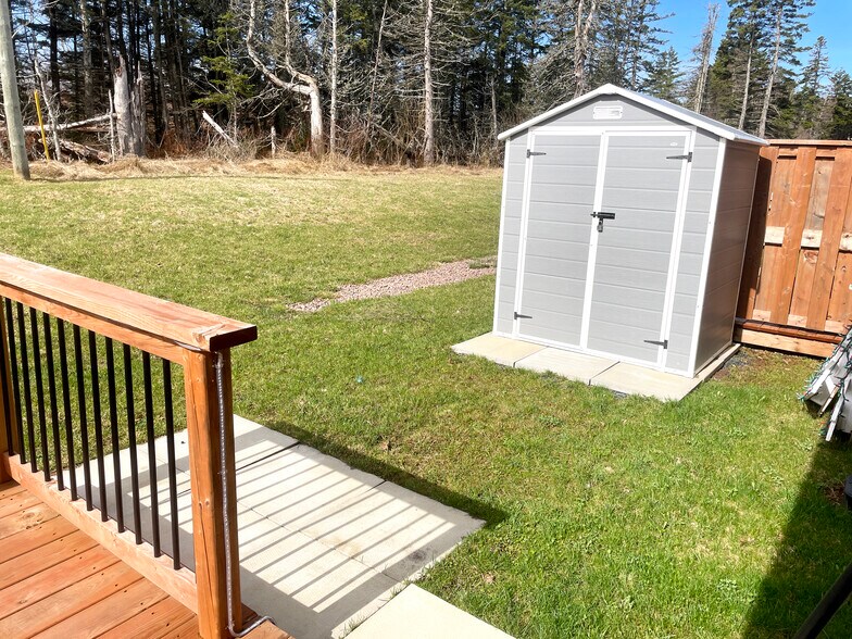 2 Meadow Ln, Sackville, NB à vendre - Photo du bâtiment - Image 2 de 17