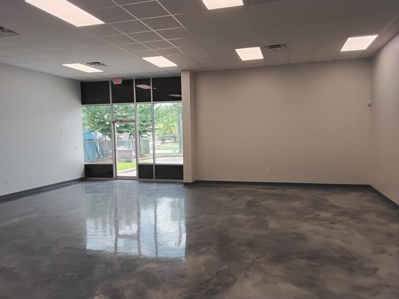 7265 W 43rd St, Houston, TX à louer - Photo du bâtiment - Image 3 de 22