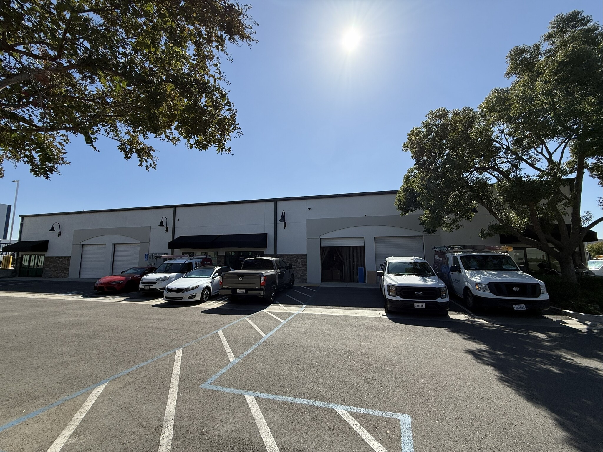 1614 E Holt Blvd, Ontario, CA for lease Building Photo- Image 1 of 5