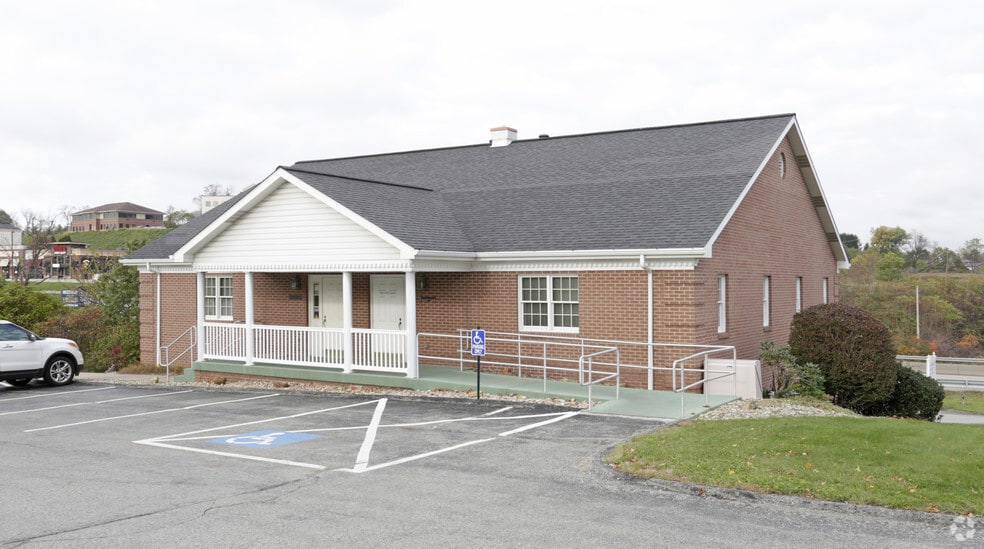 700 Pellis Rd, Greensburg, PA for sale - Building Photo - Image 1 of 1