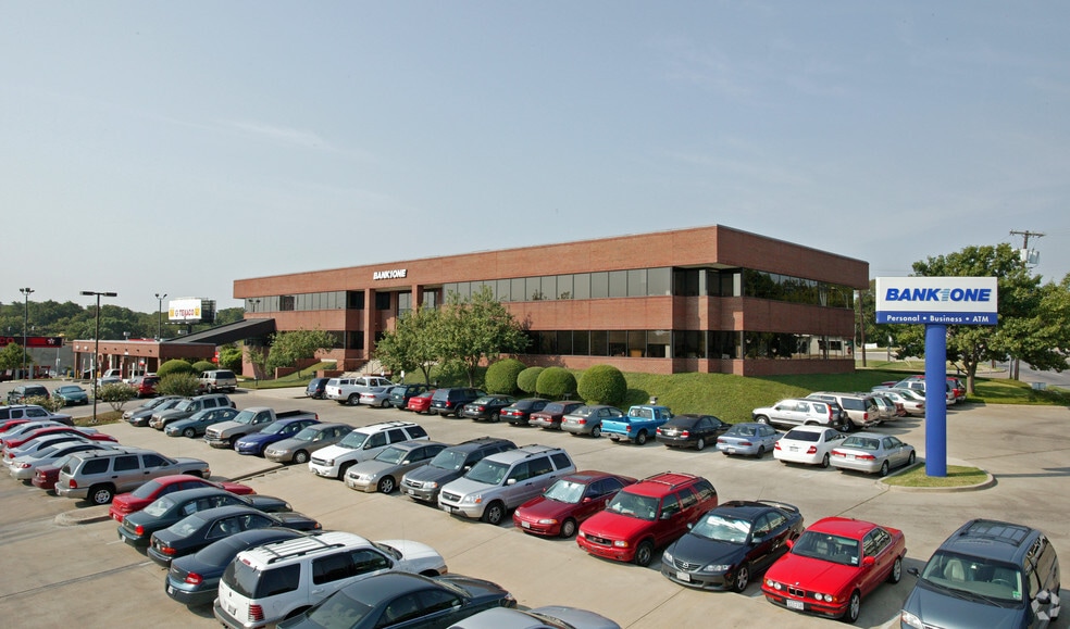 1881 Sylvan Ave, Dallas, TX for sale - Building Photo - Image 2 of 11