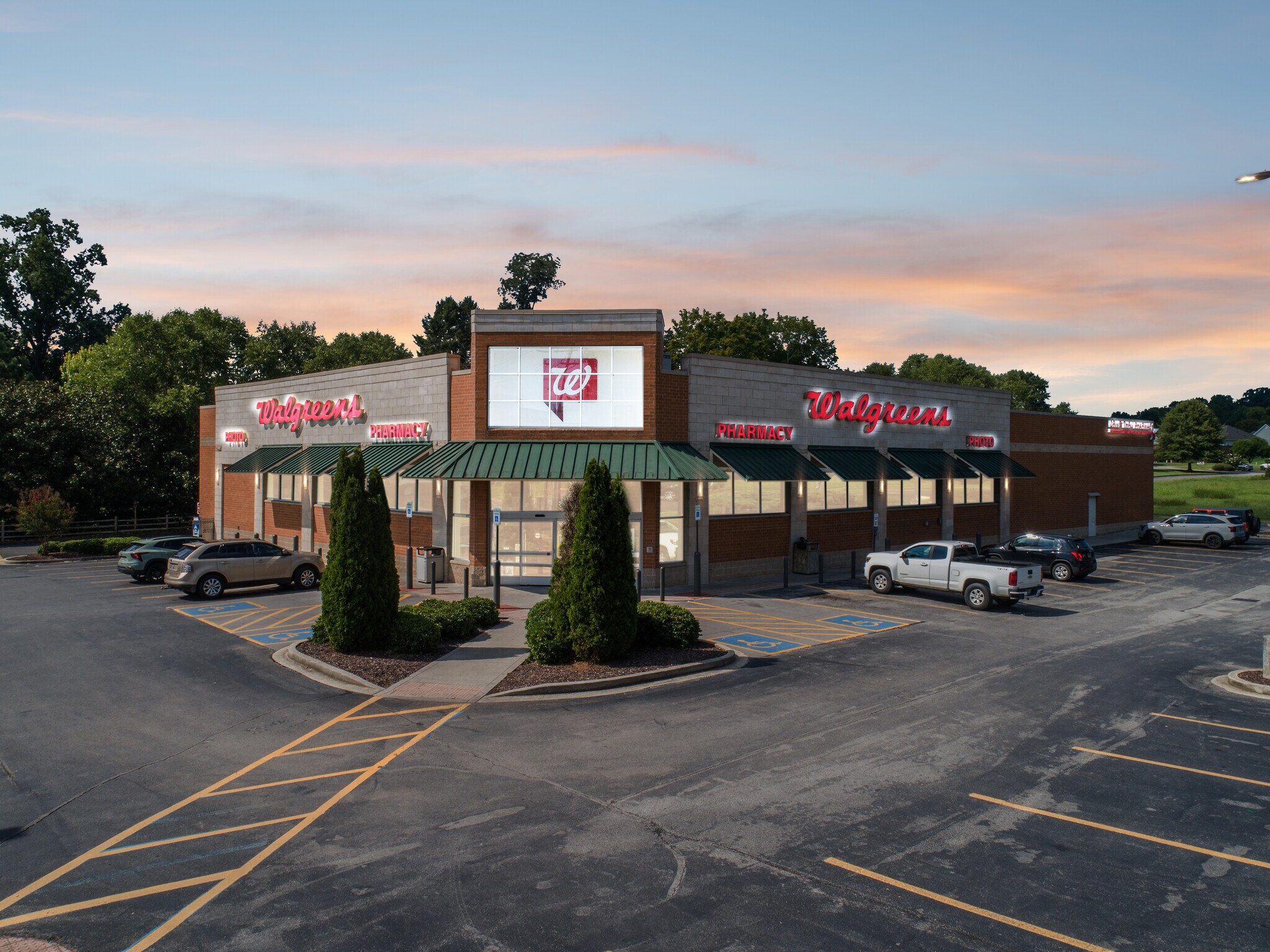 805 W Madison Ave, Athens, TN for sale Building Photo- Image 1 of 11