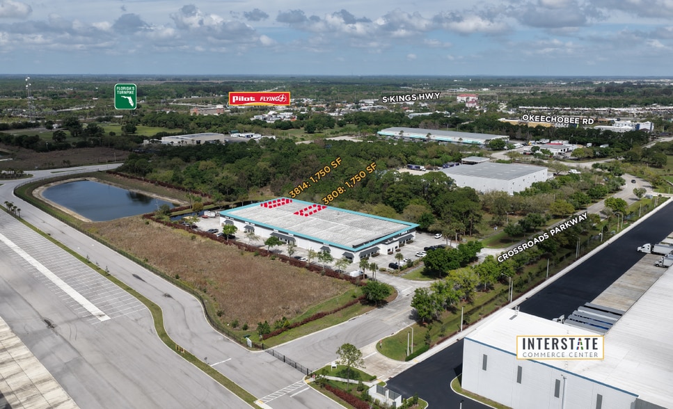 3802-3815 Crossroads Pky, Fort Pierce, FL for lease - Building Photo - Image 2 of 5