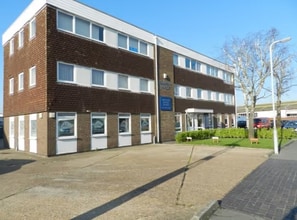 Courtlands Rd, Eastbourne for lease Building Photo- Image 1 of 4