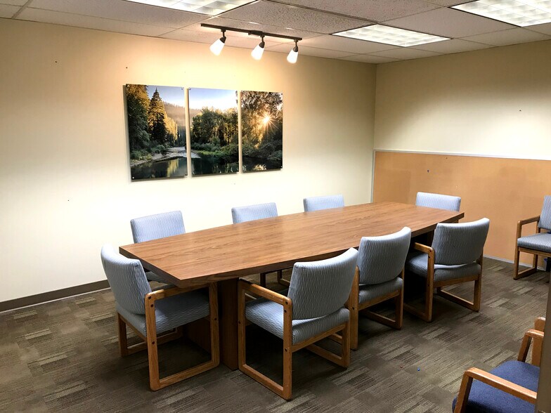 2005 N Ironwood Pky, Coeur d'Alene, ID à louer - Photo du bâtiment - Image 2 de 8