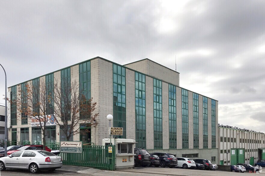 Avenida Fuente Nueva, 12, San Sebastián de los Reyes, Madrid à louer - Photo principale - Image 1 de 2