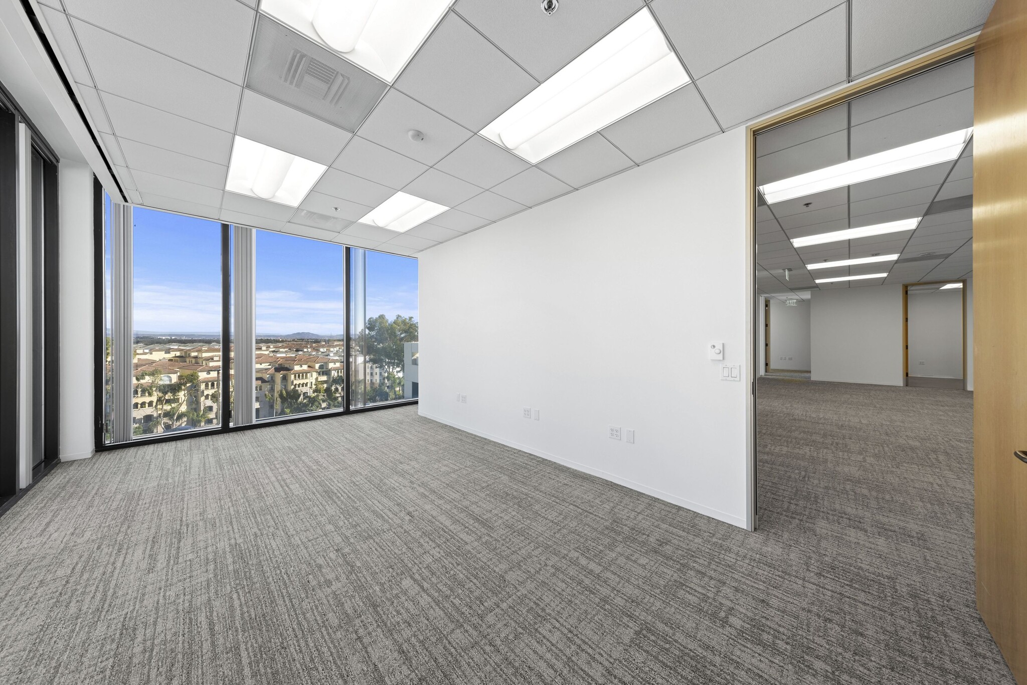 9191 Towne Centre Dr, San Diego, CA for lease Interior Photo- Image 1 of 10
