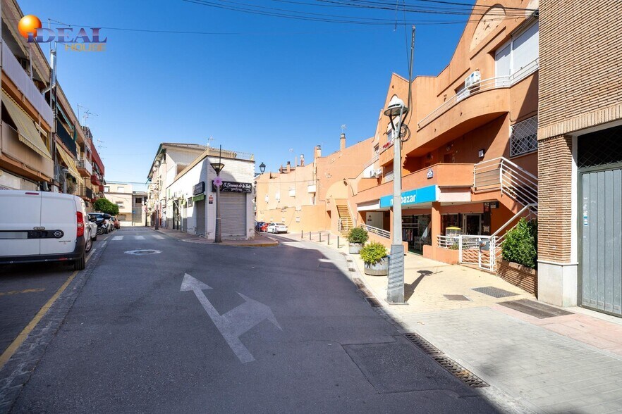 Commerce de détail dans Peligros, Granada à vendre - Photo du bâtiment - Image 3 de 10