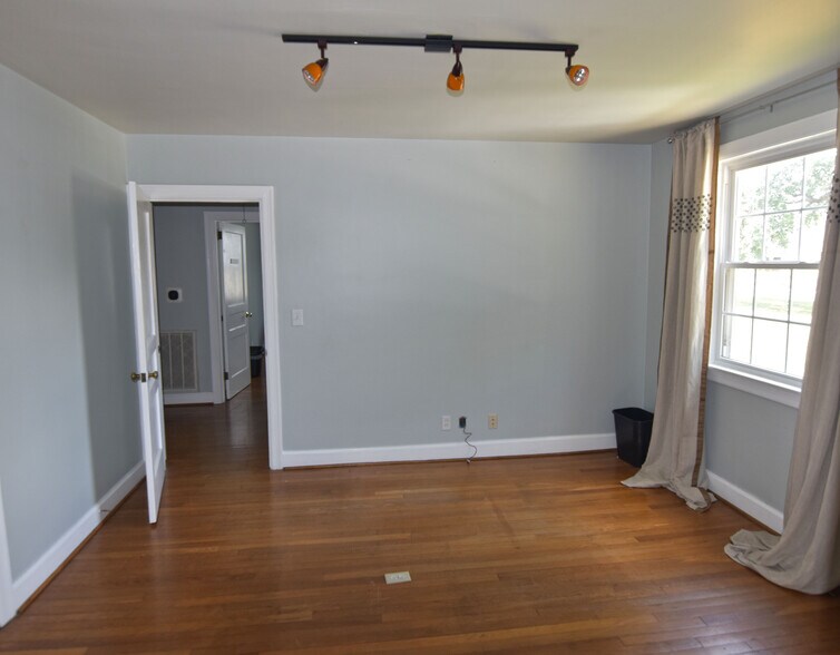 2702 Greystone Rd, Nashville, TN à louer - Photo du bâtiment - Image 2 de 20