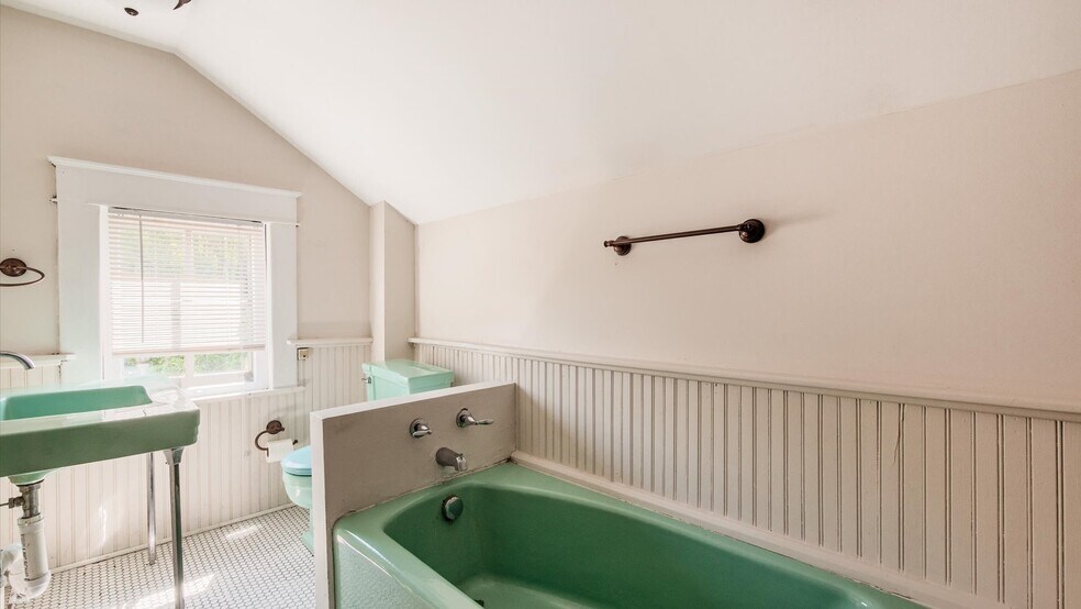 124 S Pearl St, Granville, OH à louer - Photo du bâtiment - Image 2 de 10