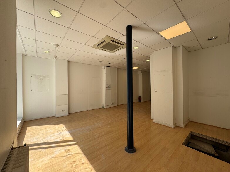 3 Rue Claude Rodier, Paris for lease - Interior Photo - Image 2 of 11