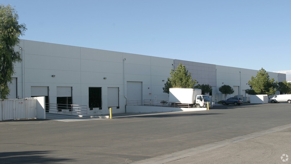 3140-3141 Builders Ave, Las Vegas, NV for lease - Building Photo - Image 2 of 7