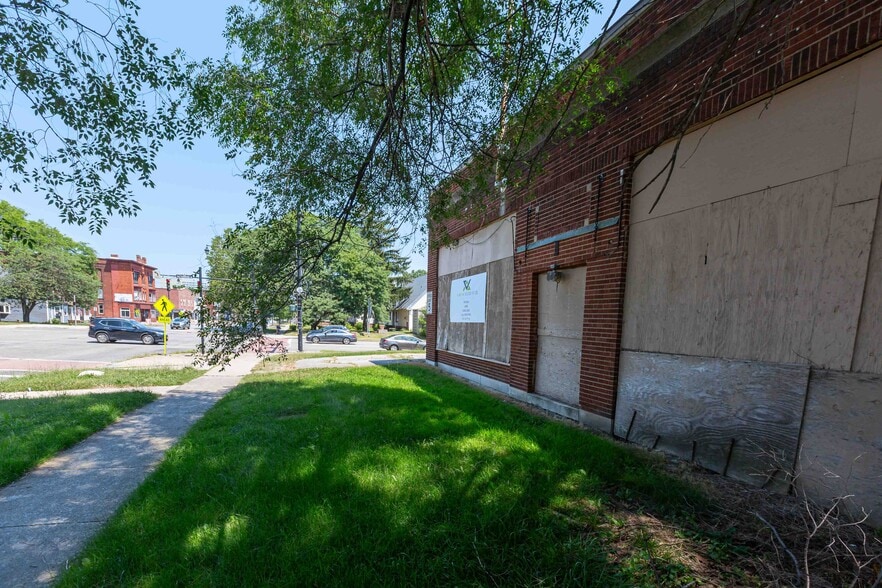 4322 Lake Ave, Rochester, NY for sale - Building Photo - Image 3 of 9