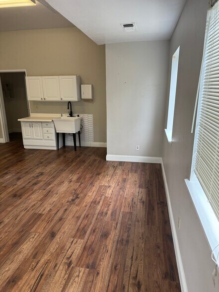 10052-10078 Alta Sierra Dr, Grass Valley, CA à louer - Photo intérieure - Image 2 de 12