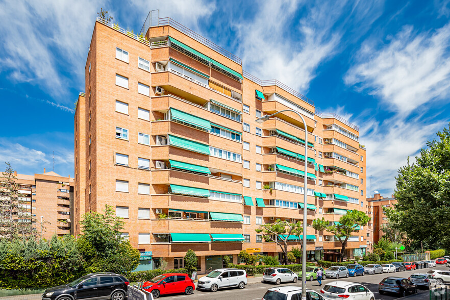 Retail in Madrid, Madrid for lease - Primary Photo - Image 1 of 1