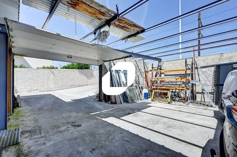 Flex in Savigny-sur-Orge for sale - Building Photo - Image 2 of 17