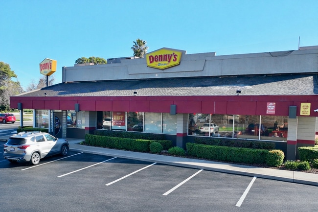 Plus de détails pour 675 Manzanita Ct, Chico, CA - Commerce de détail à vendre