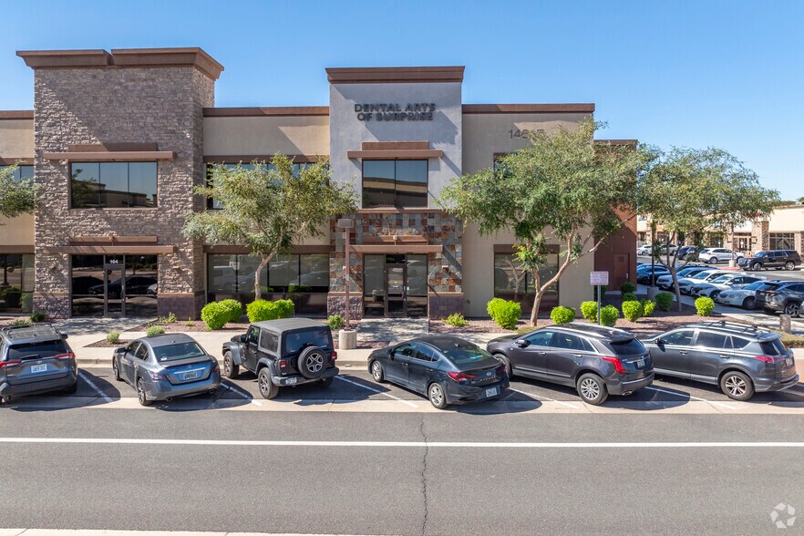 14823 W Bell Rd, Surprise, AZ à louer - Photo du bâtiment - Image 2 de 6