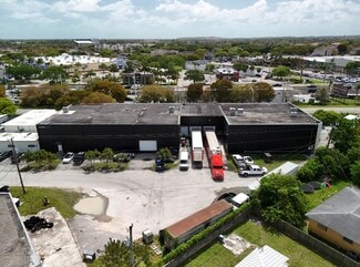 Plus de détails pour 11441 SW 208th Dr, Miami, FL - Industriel à louer