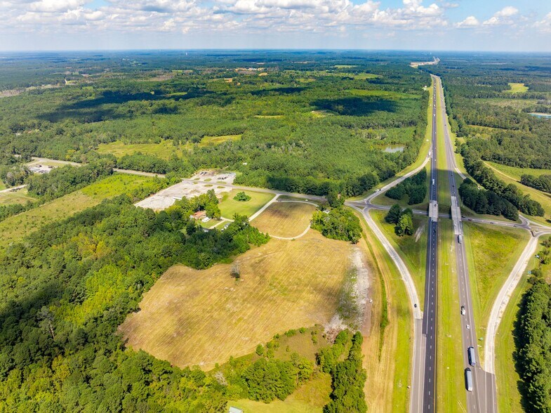 Charleston Hwy, Saint George, SC à vendre - Photo du bâtiment - Image 2 de 12