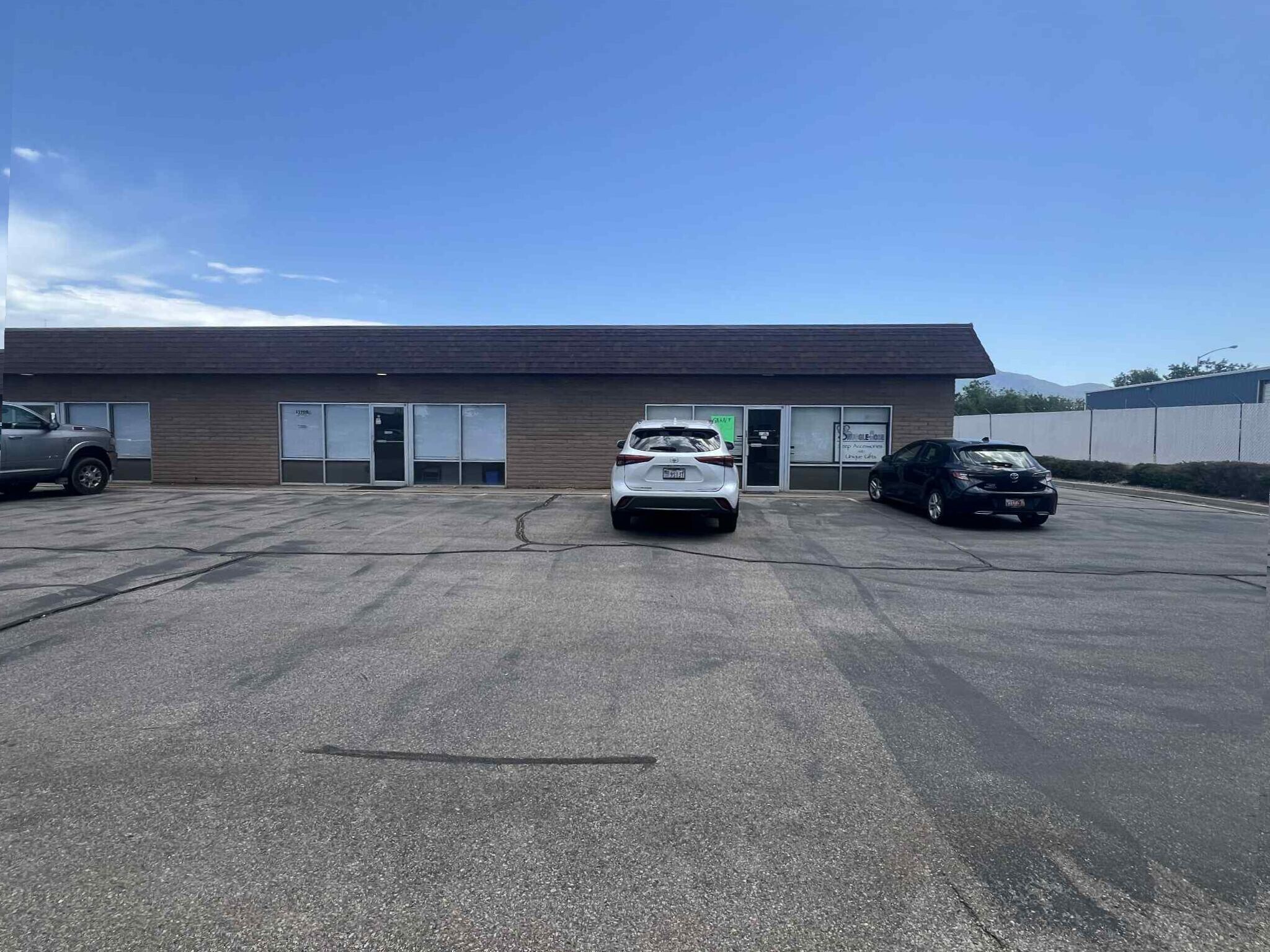 2590 Commerce Way, Ogden, UT à vendre Photo du bâtiment- Image 1 de 1