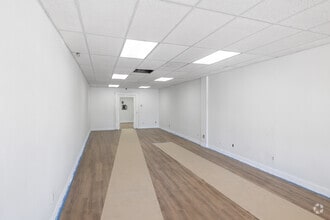 2315-2375 Valley Pky E, Escondido, CA for lease Interior Photo- Image 2 of 5