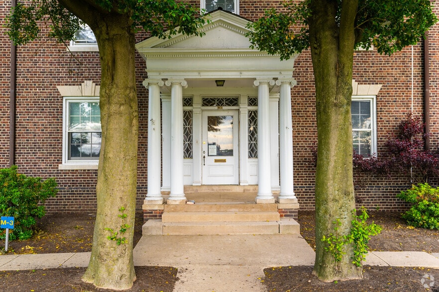 4605 S Broad St, Philadelphia, PA for lease - Building Photo - Image 2 of 4