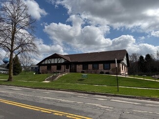 Plus de détails pour 1305 Chestnut St, West Bend, WI - Bureau/Médical à louer