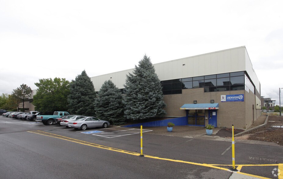 8269 E 23rd Ave, Denver, CO à louer - Photo principale - Image 2 de 3